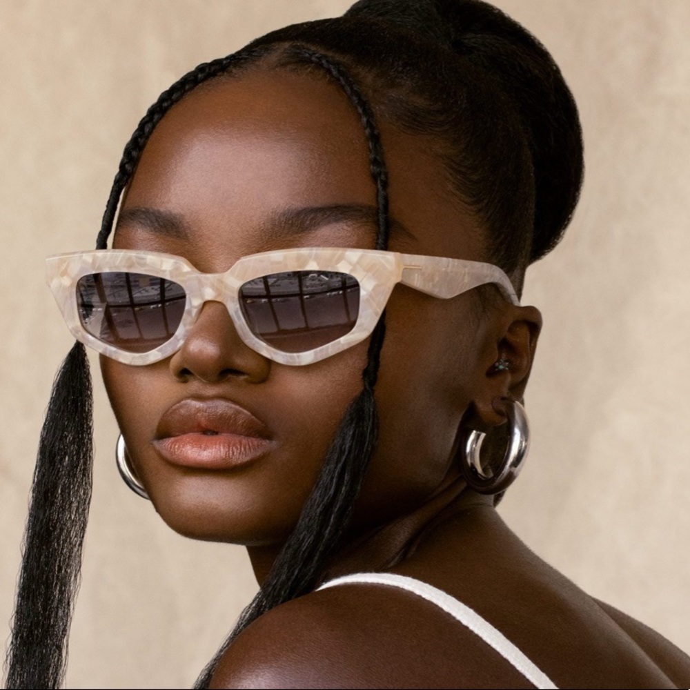 New Dezi On Read Sunglasses